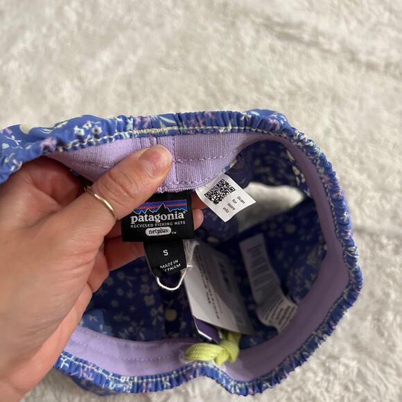 Patagonia NWT Girls Baggies Shorts Multicolor Blue/Purple Floral Print Sz S 7-8 - Picture 4 of 7